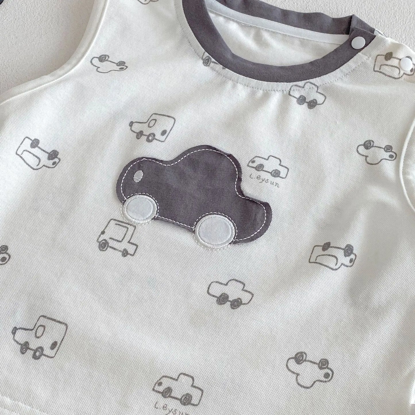 Cute Cotton Cartoon Car Applique Print Sleeveless Top and Plaid Shorts Comfortable and Fashionable Kids Set for 0-5 Y Baby Boys