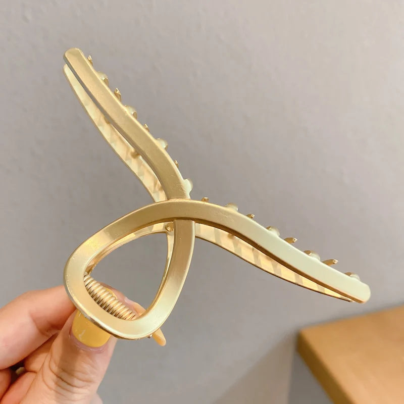 Metal Gold Pearl Hair Clips For Women Elegant Rhinestones Hair Claw Geometric Hollow Hairpins Vintage Barrette Hair Accessories