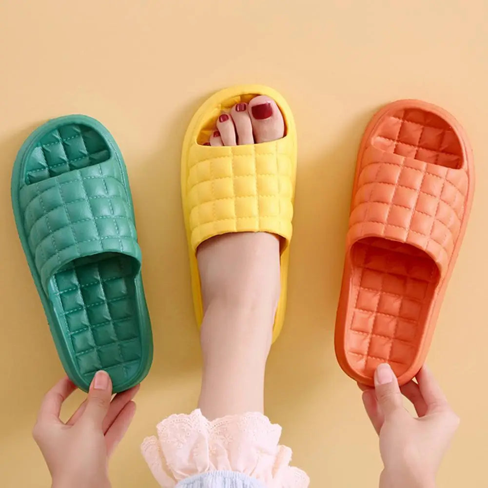 1 Pair Stylish Indoor Slippers Soft Sole Lightweight House Slippers Male Female Summer House Slides