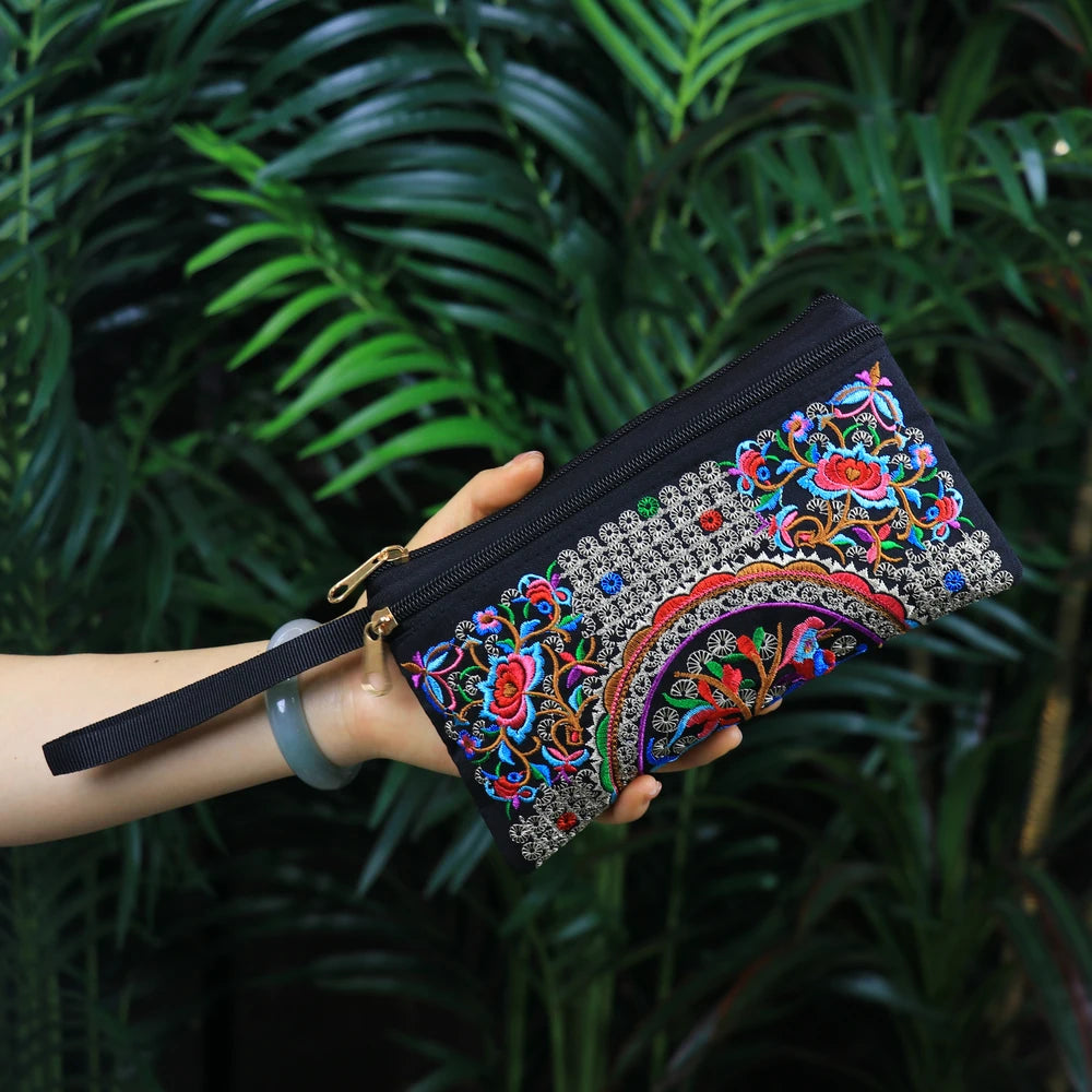 Ethnic style embroidered handbag, mobile phone bag, coin purse, fashionable and casual ladies