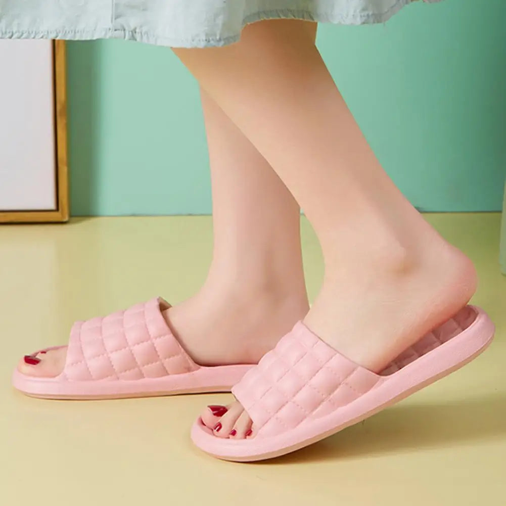 1 Pair Stylish Indoor Slippers Soft Sole Lightweight House Slippers Male Female Summer House Slides