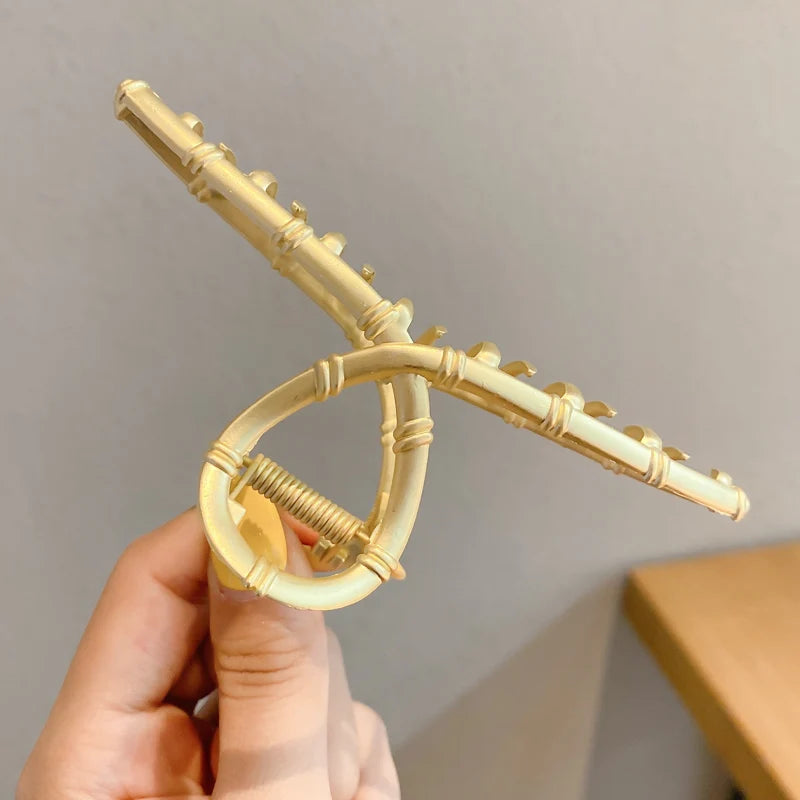 Metal Gold Pearl Hair Clips For Women Elegant Rhinestones Hair Claw Geometric Hollow Hairpins Vintage Barrette Hair Accessories