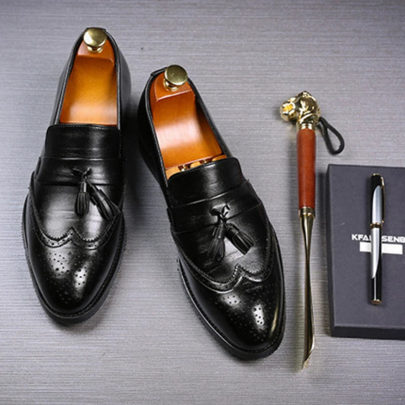 Luxury Men Leather Loafers designer Tassels Brogue Shoes Male Wedding Shoes Fashion High Quality Men Casual Shoes Big Size 37-48