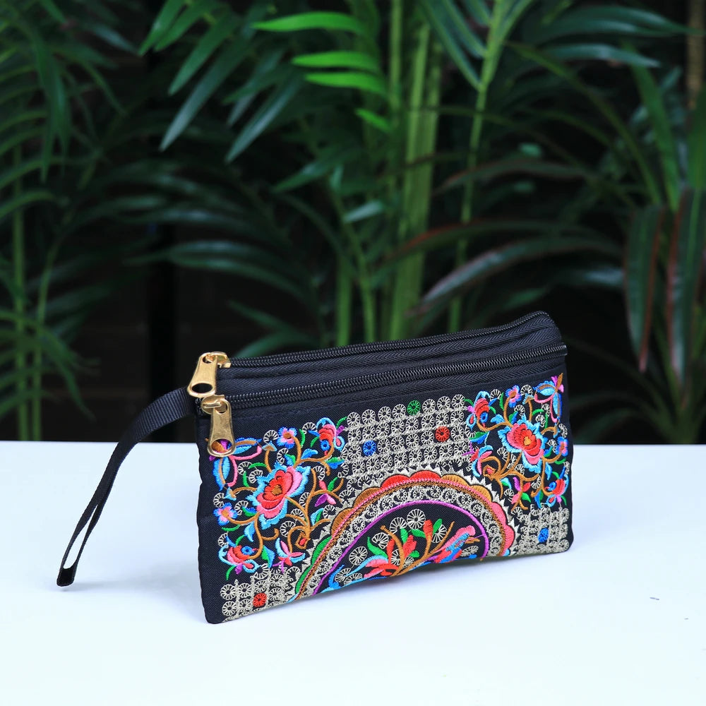 Ethnic style embroidered handbag, mobile phone bag, coin purse, fashionable and casual ladies