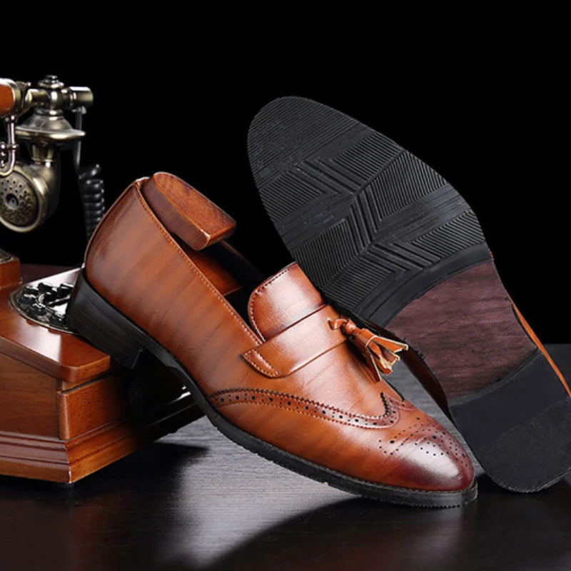 Luxury Men Leather Loafers designer Tassels Brogue Shoes Male Wedding Shoes Fashion High Quality Men Casual Shoes Big Size 37-48